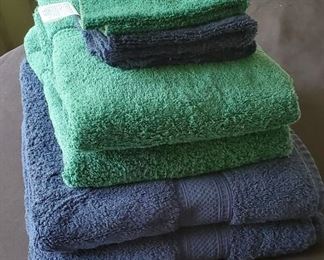 $10 - JC Penney towels - 4 Bath towels & 3 washcloths