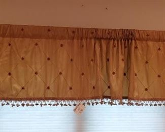 $5 - 20" x 80" Valance 