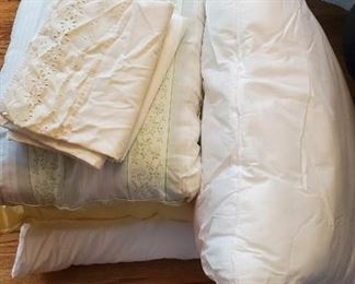 $5 - 4 pillows & 3 pillowcases