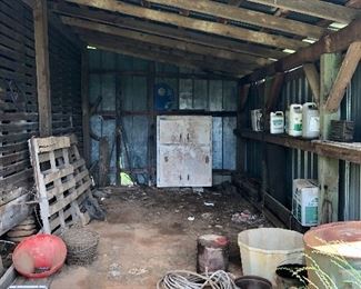 Oil cans, wood cabinets and more...