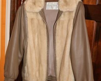 Medium King fur and leather jacket.