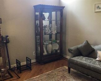 Beautiful curio cabinet! Picture doesn’t do it justice. Lights inside. Asking $450.00