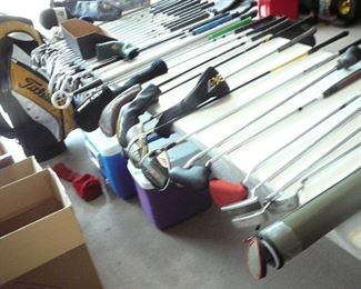 golf clubs (callway and others) tons of golf balls - and accessories 