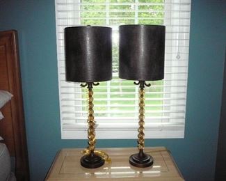 Pair of bedroom lamps 