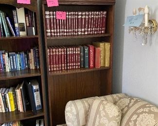 Encyclopedia set 4 book shelves