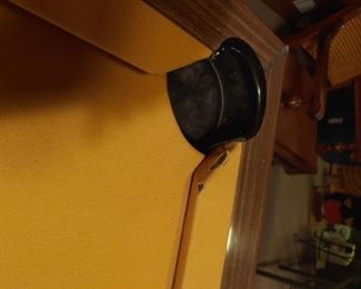 Corner bumpers are worn but the rest if the felt us good