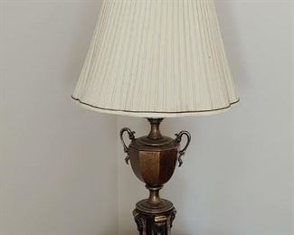 $15
Heavy vintage lamp
