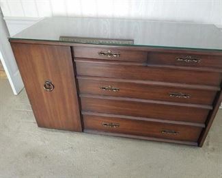 $185
Drexel buffet with glass top