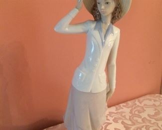 LLadro  young lady figurine... made in Spain!