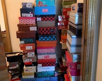 Women’s shoes and boots sizes range from 7 1/2 to 8 1/2 mini brand new never worn