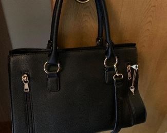 Women’s concealed handbag