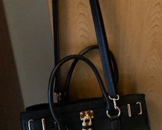 Woman’s concealed hand bag