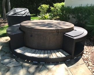 Hot tub by Softub