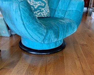 Retro swivel chair (with new upholstery)