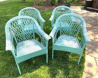 Set of 4 outdoor wicker chairs
