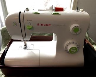Singer Esteem II Portable Sewing Machine w/carrying case (like New)  $125
