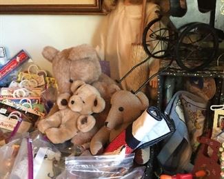 Vintage Doll, teddy bears, Accessories, Doll clothing hangers