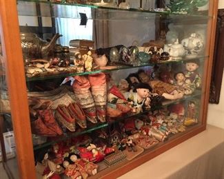 A close look at the Oriental dolls and shoes