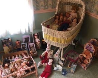 Many dolls!