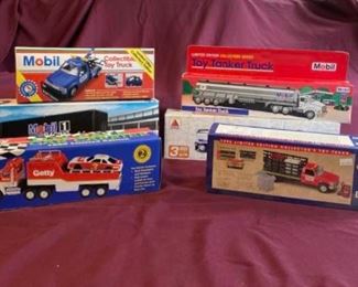 Collectio of diecast collectible trucks