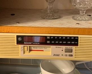 under the counter radio