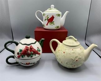 Cardinal and Holly Tea Pots https://ctbids.com/#!/description/share/396713