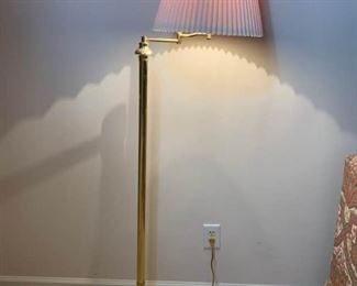 Brass Floor Lamp https://ctbids.com/#!/description/share/396754