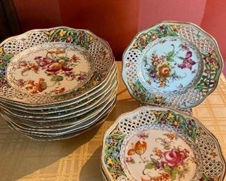 Pierced lot of Floral plates 10 large 9”D
5 small 7.5”D. $50.