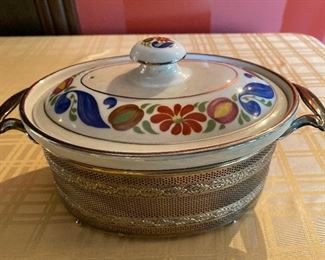 Royal Rochester Baking Dish with Metal holder.  10”L x 6”W.   $30.