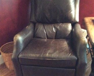 LEATHER RECLINER