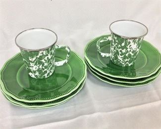 Six La Cadeaux Plates.
