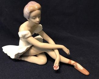 $150 Lladro’s Rose Ballet – Retired
Excellent condition, comes in box