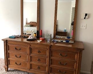 Thomasville Vanity dresser 9 drawers, 68" W x 21"D $160 OBO  text 847-269-6272 with offer pick up is available on Saturday. If your offer is accepted I will call for payment.