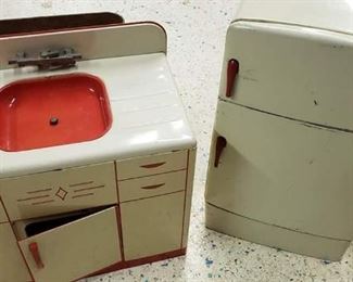 Children's Vintage Stove & Refrigerator $70 
