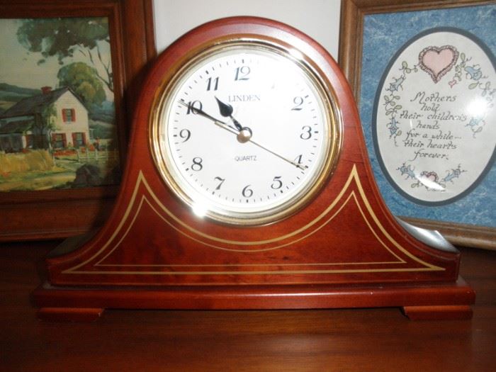 LINDEN QUARTZ MANTEL CLOCK