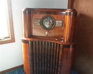 VINTAGE ZENITH CONSOLE RADIO