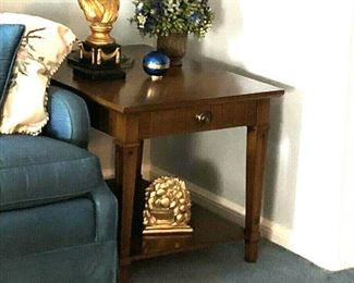BU1021: Tradional Sofa End Table #1 Local Pickup	 $60 

