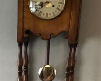 BU1033 Trend Clocks Zeeland Michigan Hanging Wall Clock Local Pickup	 $100 

