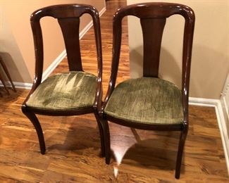 BU1034: 2 Antique Queen Anne Style Dinning Chairs Local Pickup	 $180 
