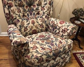 BU1042: Vintage Rocking Floral Cloth Fabric Local Pickup	 $75 
