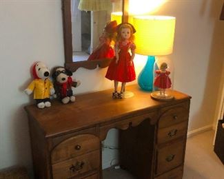 dolls and snoopys are sold, sorry, you should have gotten here earlier!