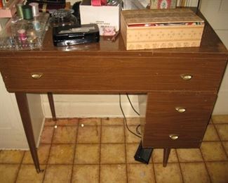 Singer Slant O Matic 500 sewing machine