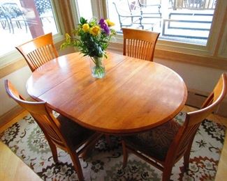 Canadel Pedestal Table With 4 Chairs $425