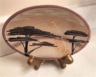 $6, small giraffe plate with easel
