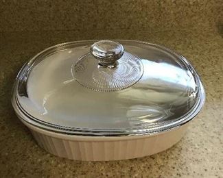 $4 - Corningware Casserole Dish 2.8 Liter