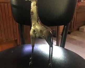 $4 - 9” metal giraffe sculpture