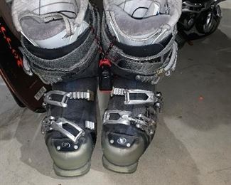 Inv 44 Ski Boots - $40
