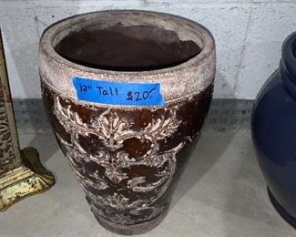 Inv 77- Vase - $20