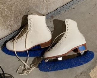 Inv 94 - Ice Skates - $10 