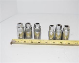 T190	Set of 6 Spark Plug Sockets 3 Snap On S9704B, S9704F, S9706  3 Champion Plug Mates  $39.95